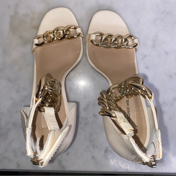 Antonio Melani Carolitta Cream Patent Leather Heels Size 7 1/2 with Gold Chains - Picture 5 of 10